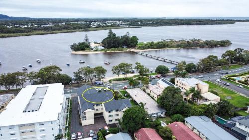 Bradman Ave Gem - River Views & Outdoor Activities