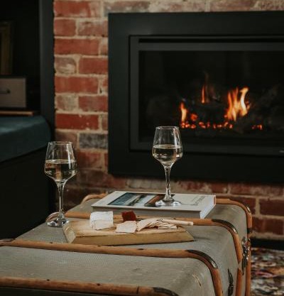 Braithwaite Hobart - Chic Retreat with Outdoor Bath