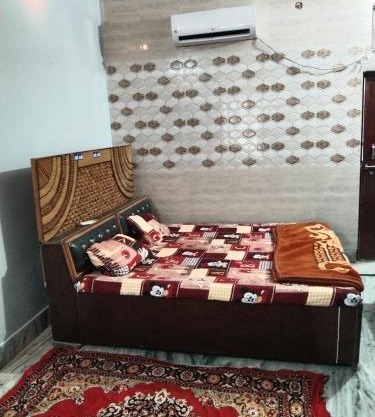 Braj Bhushan braj Lata nikunj hotel