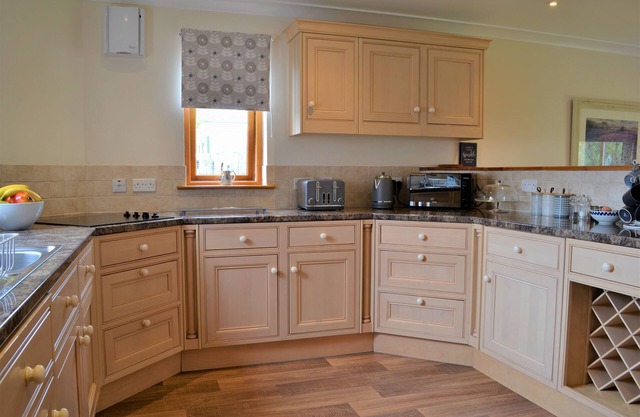 Bramble Cottage - a house that sleeps 6 guests in 3 bedrooms