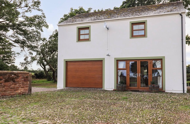 BRAMBLEWOOD COTTAGE, character holiday cottage in Bassenthwaite