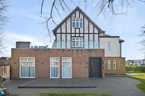 Brampton Grove Cozy Apartment - London