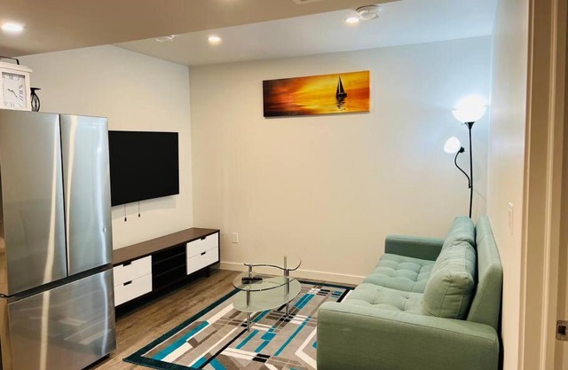 Brand new 1 Bedroom Basement Suite. Wi-Fi,Netflix