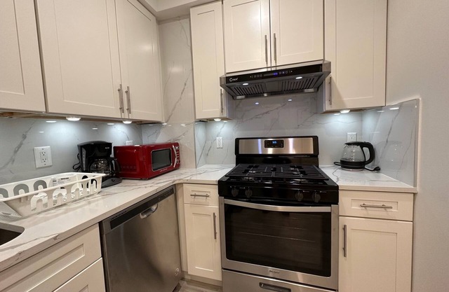 Brand New 1br - Linens Wi-Fi 2nd fl