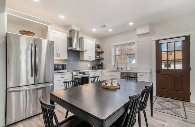 Brand new 2 Bed/ 2 Bath Luxury Suite at the Dala House