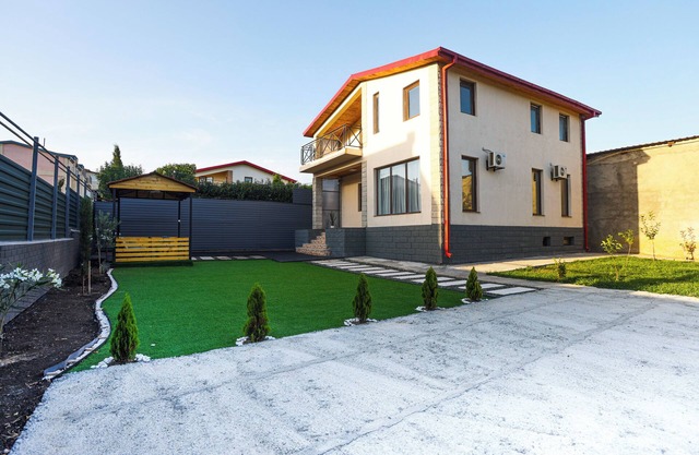 Brand-New 2BR House w/Garden