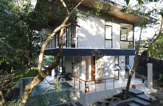 BRAND NEW 3-bedroom Jungle Villa in Santa Teresa with WiFi, AC