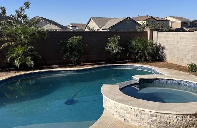 Brand new 3 bedroom home with hottub and pool