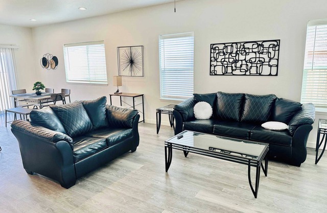 Brand New 3Bedrooms Fernley/2Bath/Pets OK/Sleeps14