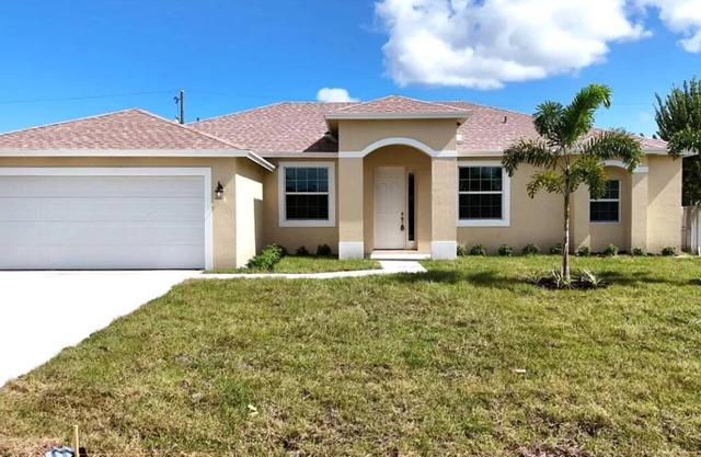 Brand new 4 bedroom houses in Sunny Port St. Lucie Florida☀️