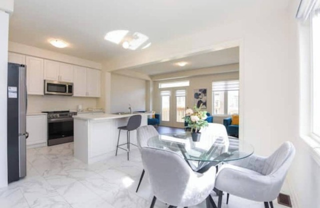 BRAND NEW 4BR Home in Waterdown