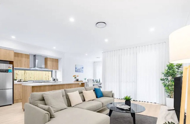 Brand New 4Bs Home near Shops & Park @ Greenbank