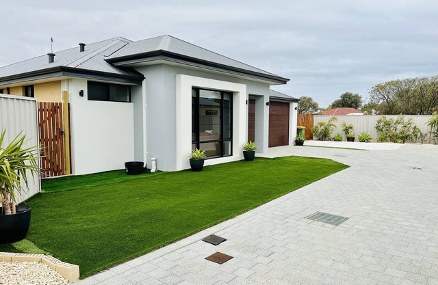 Brand New 5 Bedroom Home 1km from the Beautiful Busselton Beaches