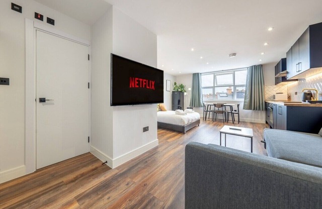 Brand New Apt Sleeps 5 - Zone 2