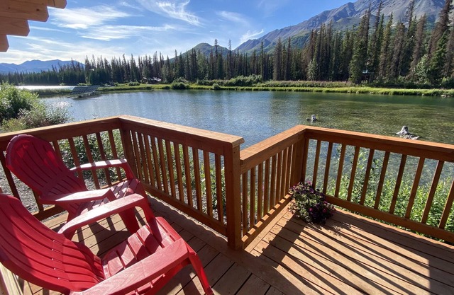 Brand New Cabin with Loft on Private Lakes Near Denali National Park