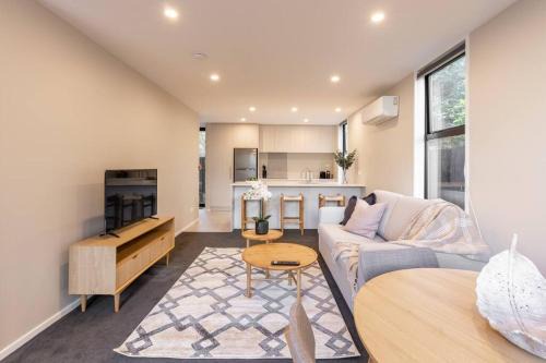 Brand New & Central Townhouse