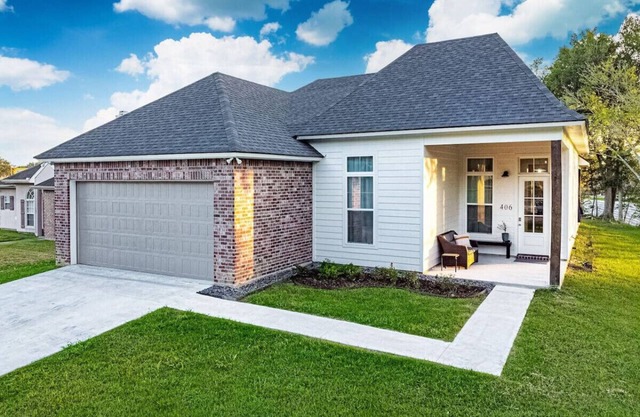 Brand New Centrally Located In Lafayette