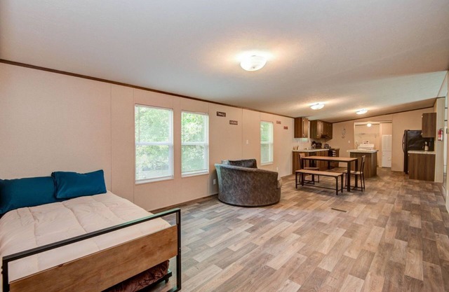 Brand New Clayton Home - Dickinson Home!