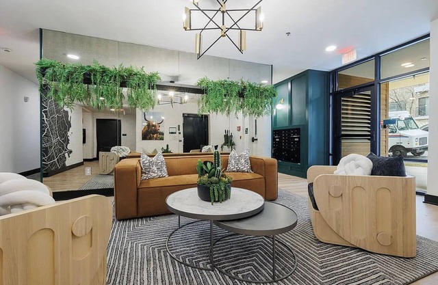 Brand New Condo w Rooftop Terrace & Free Parking