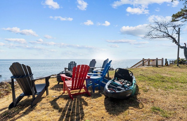 Brand New Cottage with Private Beach and Breathtaking Views!