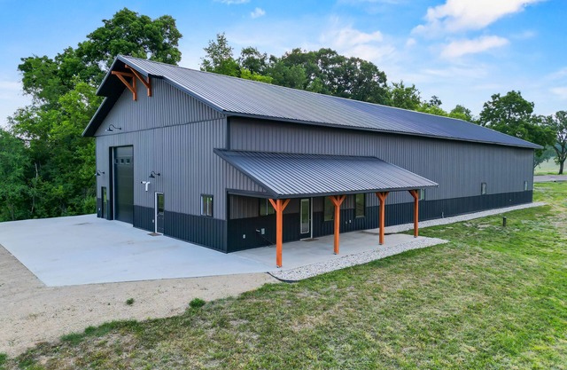 Brand New Country Rustic Barn-R&R At It's Finest! Madison Area
