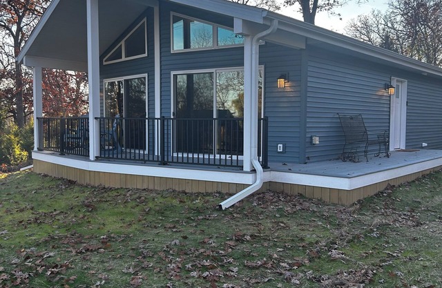 Brand New, Cozy 2-bdrm cottage with 2.5 baths & 3 beds Minutes from Lake Geneva