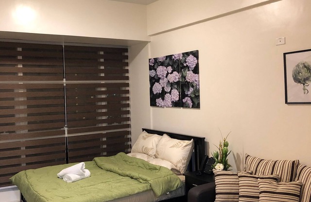 NUEVO: Acogedora unidad de estudio a través de EDSA Shangrila