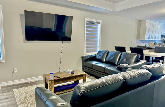 Brand New Detached Bongalo. 5 minutes drive from Cobourg Beach