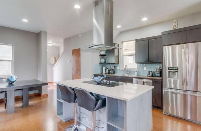Brand New Downtown Modern 5 Beds, 3 Full Baths Vermont Avenue, Boise
