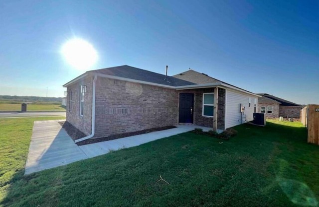 Brand New Entire Home and Garage, 20 min from Airport