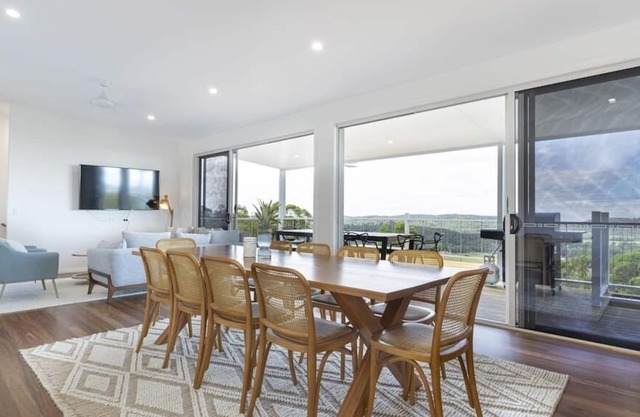 Brand New Executive Hinterland Retreat Valdora