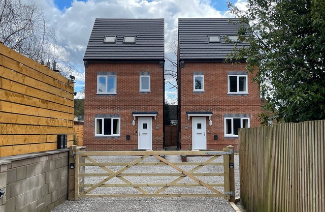 Brand New High Spec House with parking Wi-Fi (B) by HAFH