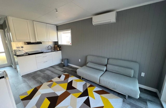 Brand new Guesthouse Completely Private. 2 min drive or 10 min walk to the lake.