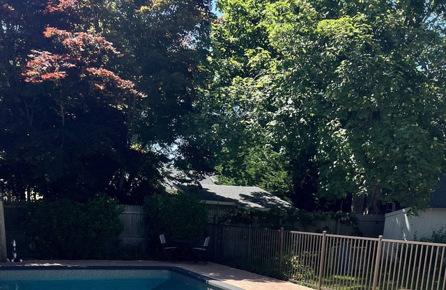 Brand New Heated Pool Walk to Town!