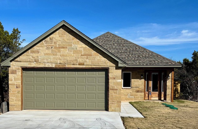 Brand New Hill Country Retreat: Stunning Views & Lake Access--Family Perfect