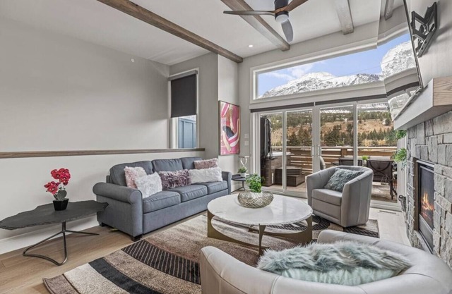 BRAND NEW|Hofburg by SSR|TopView|Luxury|PRIVATE HOT TUB|5BR