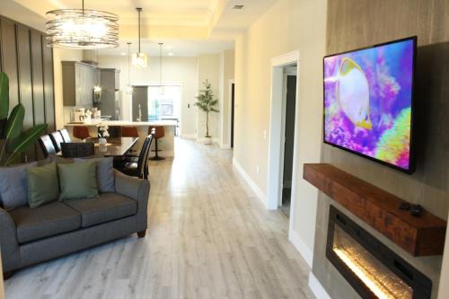 Brand New Home- 14 min to beach