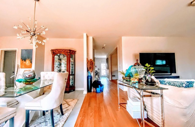Brand new home only 10 minutes from the beach! Stunning, quiet, family oriented!