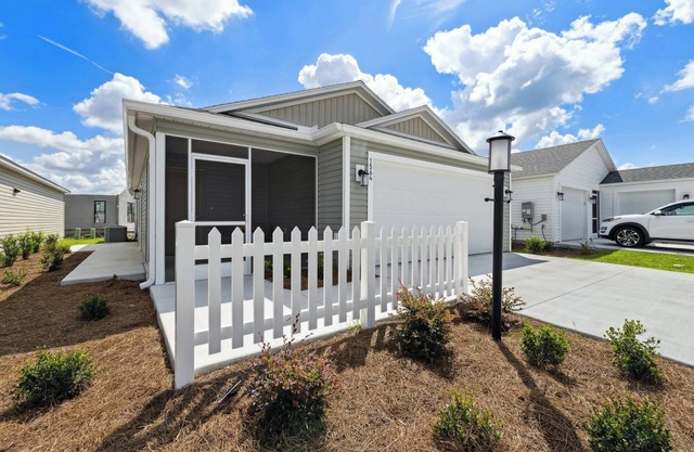 Brand New Home to Share in The Villages- Bikes,Golf Clubs Available