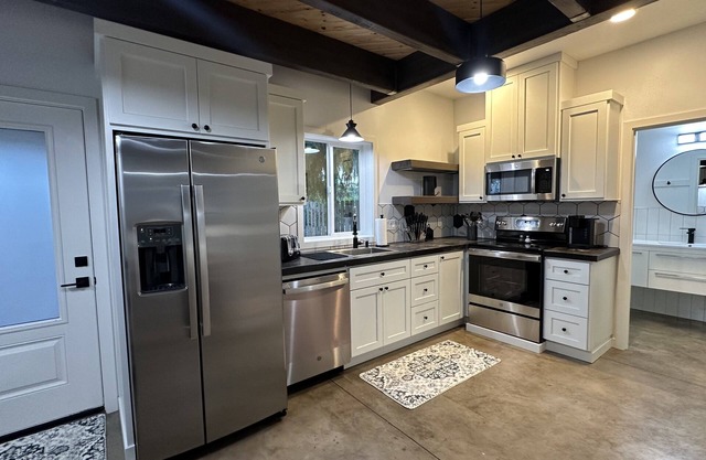 Brand new home. Walking distance to Capitol & close to downtown!