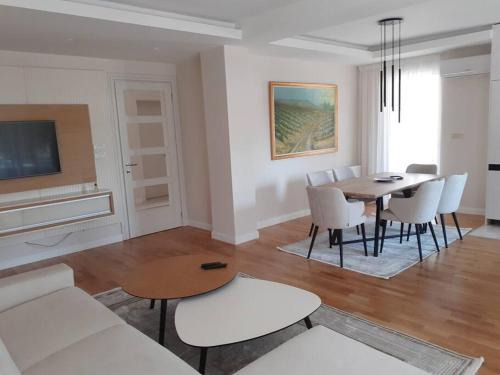 Brand new LUX Apartment