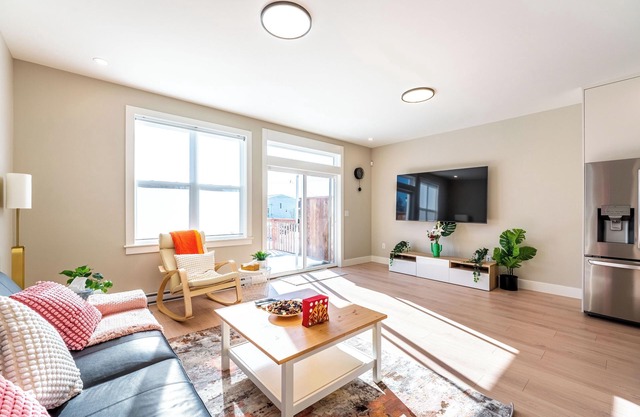 Brand New Luxury 5 Bedroom Home in Halifax