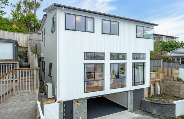 Brand New Luxury Waterfront Home Devonport with BBQ & Nespresso