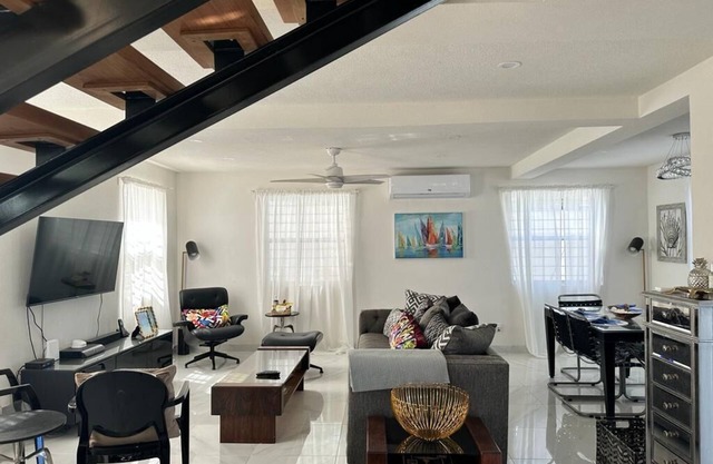 Brand New- Modern Sea' Ya Villa