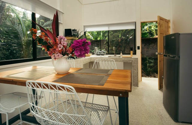 🐚 BRAND NEW MODERN 🐚 Home #2 Seconds from Beach