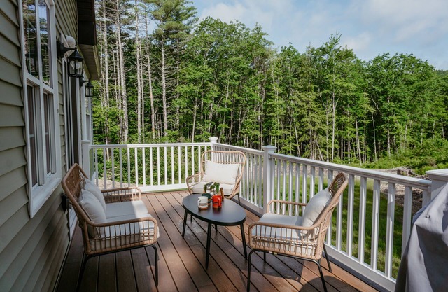 Brand new Mountain Side Family Retreat