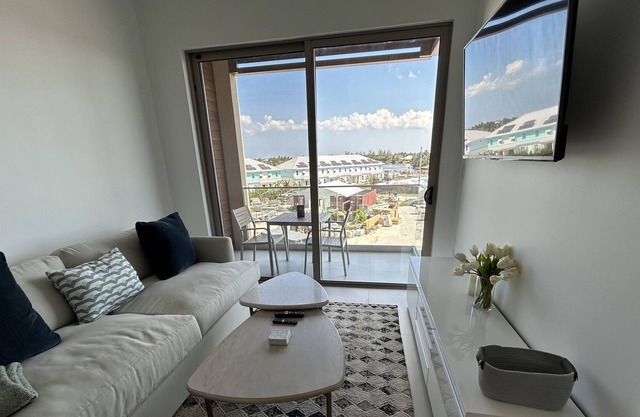 Brand new one bedroom plus den apartment at Harbour Walk