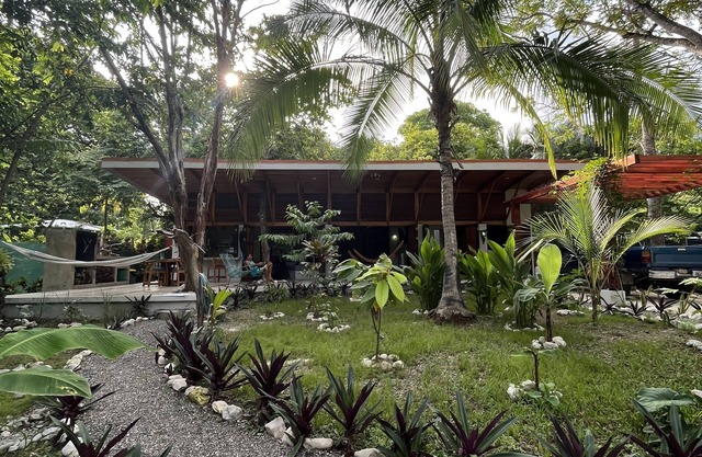 New, Private Beach House with garden 200 m from the beach