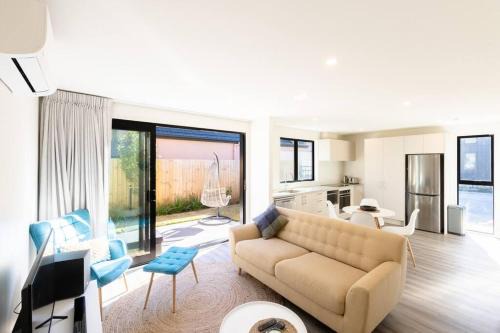 Brand New, Private & Central Townhouse