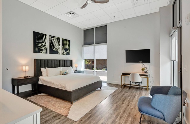 Brand New Professionals Paradise